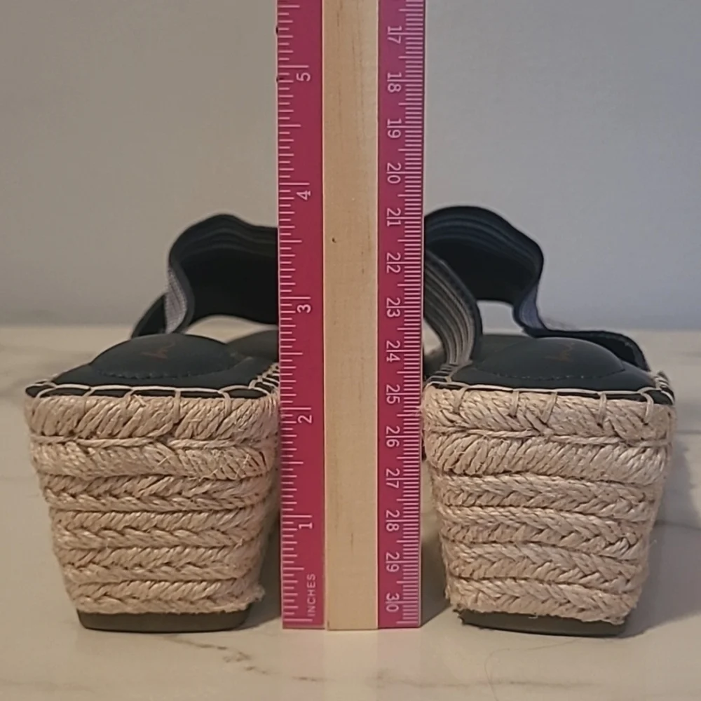 Me Too Cayman Navy Striped Wedge Slip-on Sandals Stretch Bands Wmns 9 Coastal